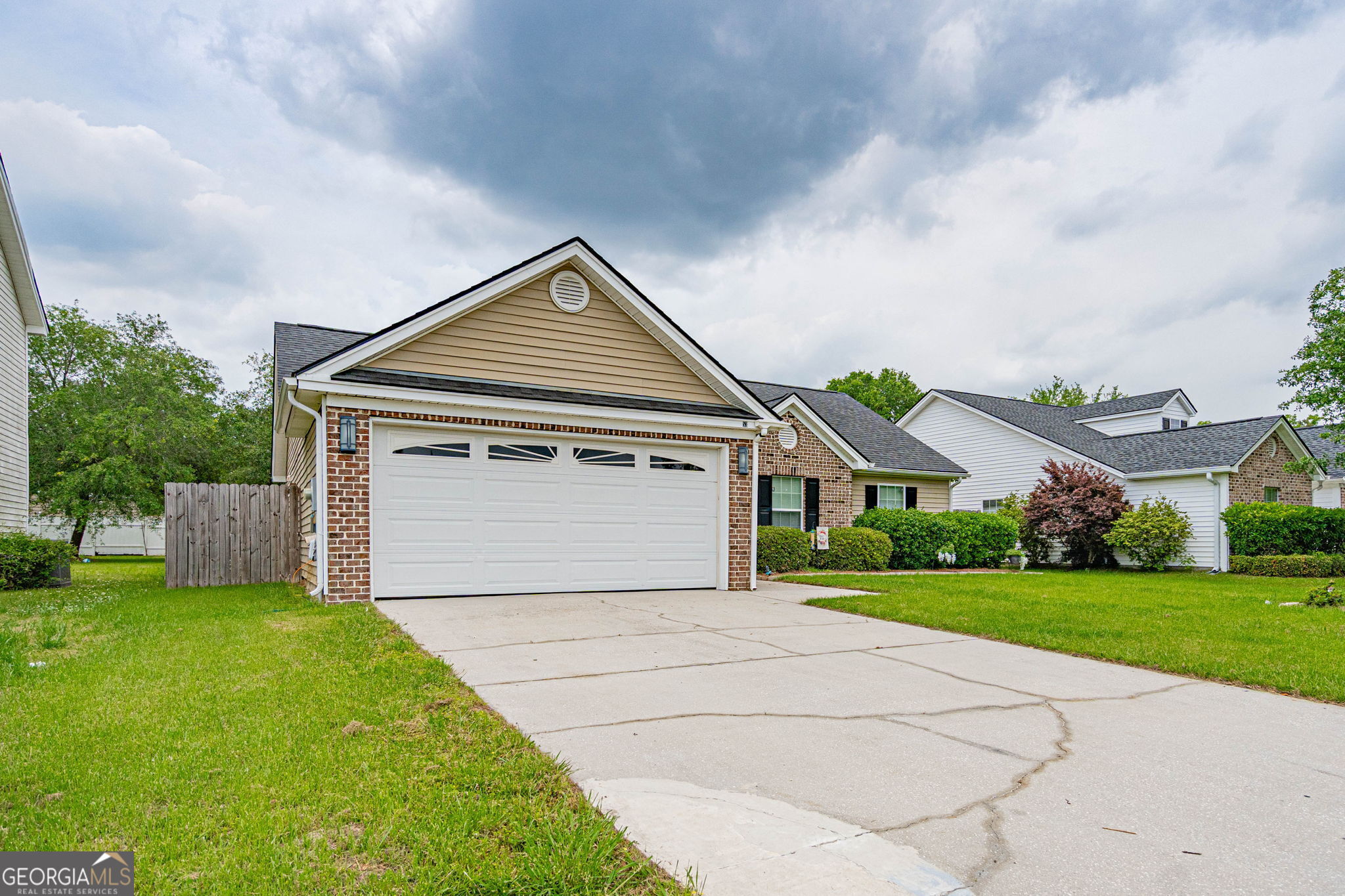 53 Willow Lakes DR