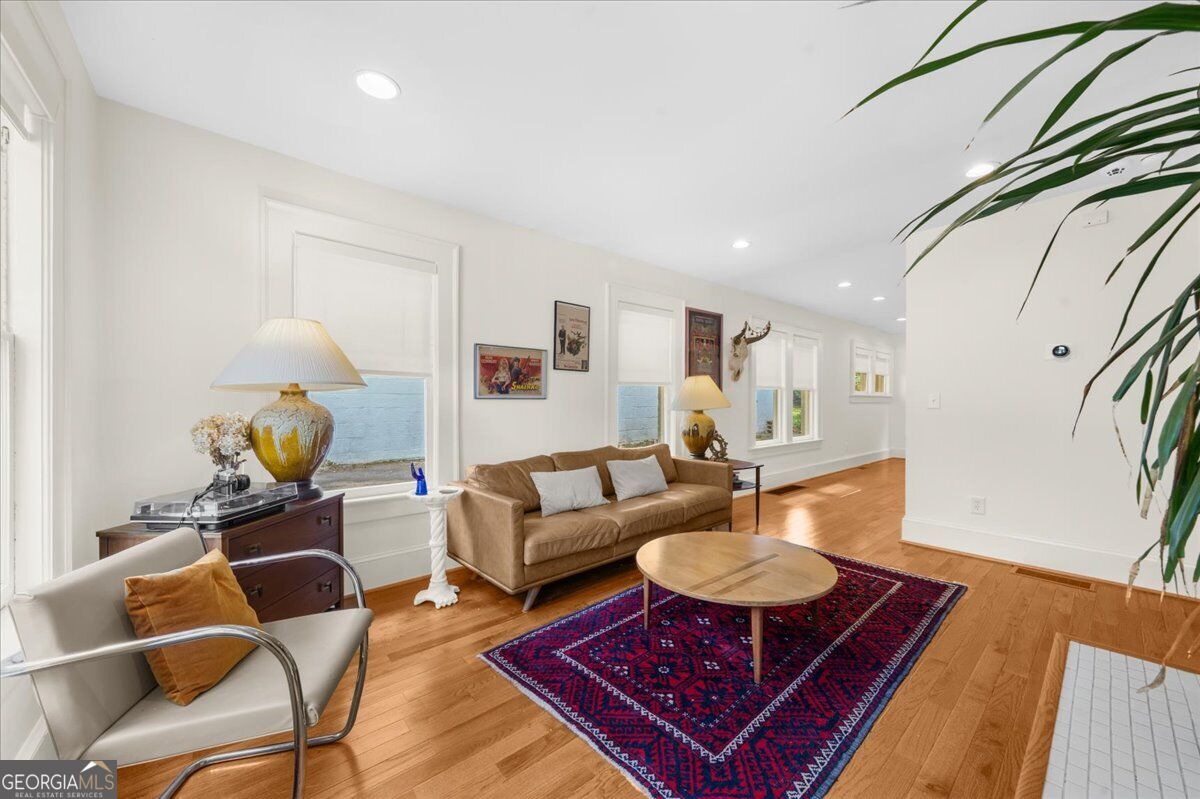 87 Warren ST SE