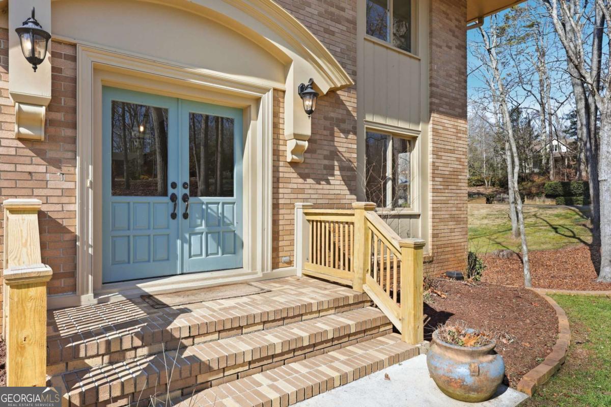 3504 Edgewood CIR