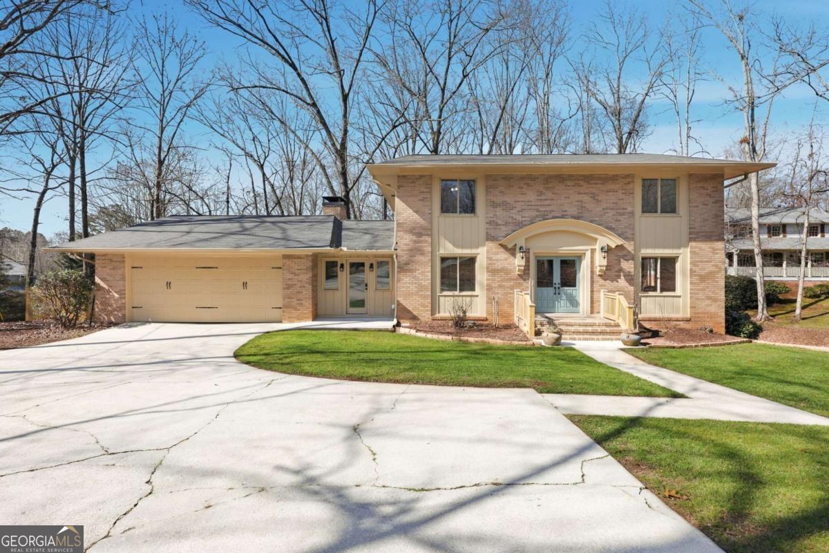 3504 Edgewood CIR