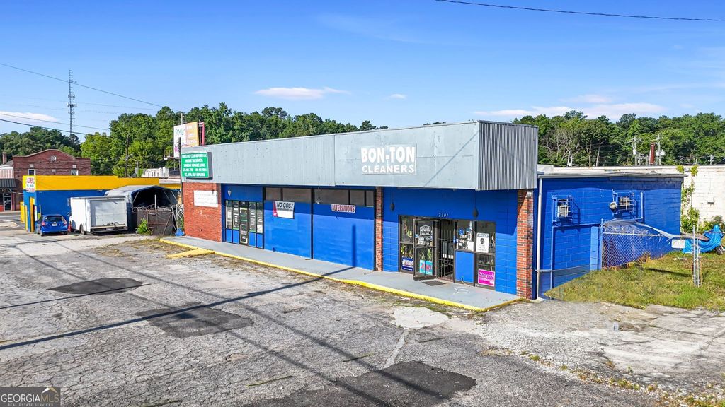 Photo of 2301 Fairburn Road SW, Atlanta, GA 30331 (MLS # 10664798)