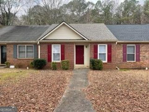 Photo of 7187 Williamsburg Drive, Riverdale, GA 30274 (MLS # 10643317)