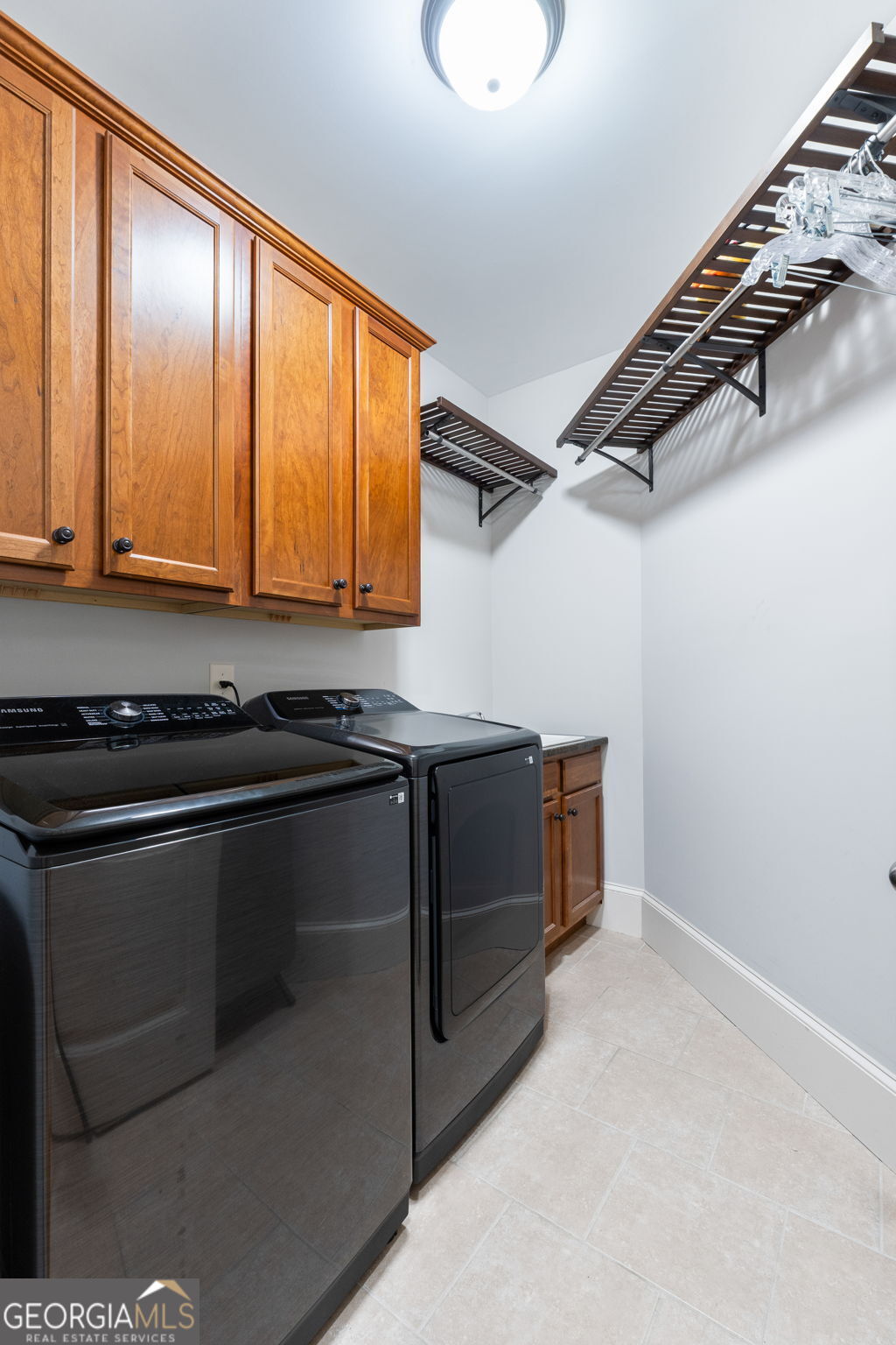 Newnan, Georgia 30265, United States, 6 Bedrooms Bedrooms, ,6 BathroomsBathrooms,Residential,Active,183833