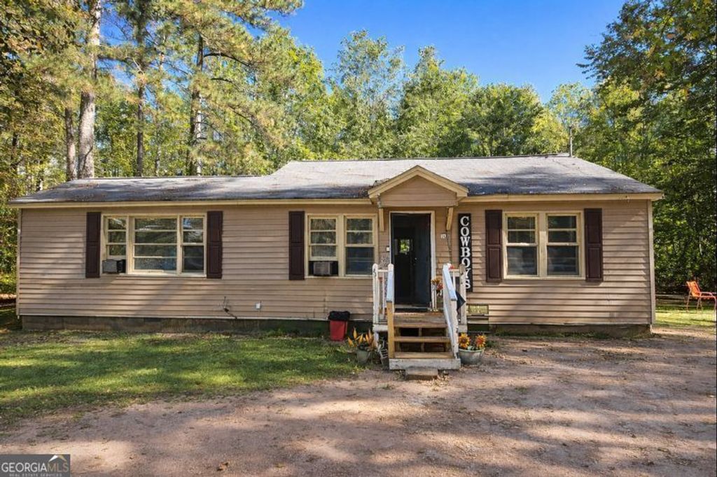 Photo of 377 Dock Hyde Rd, Carrollton, GA 30116 (MLS # 10771131)
