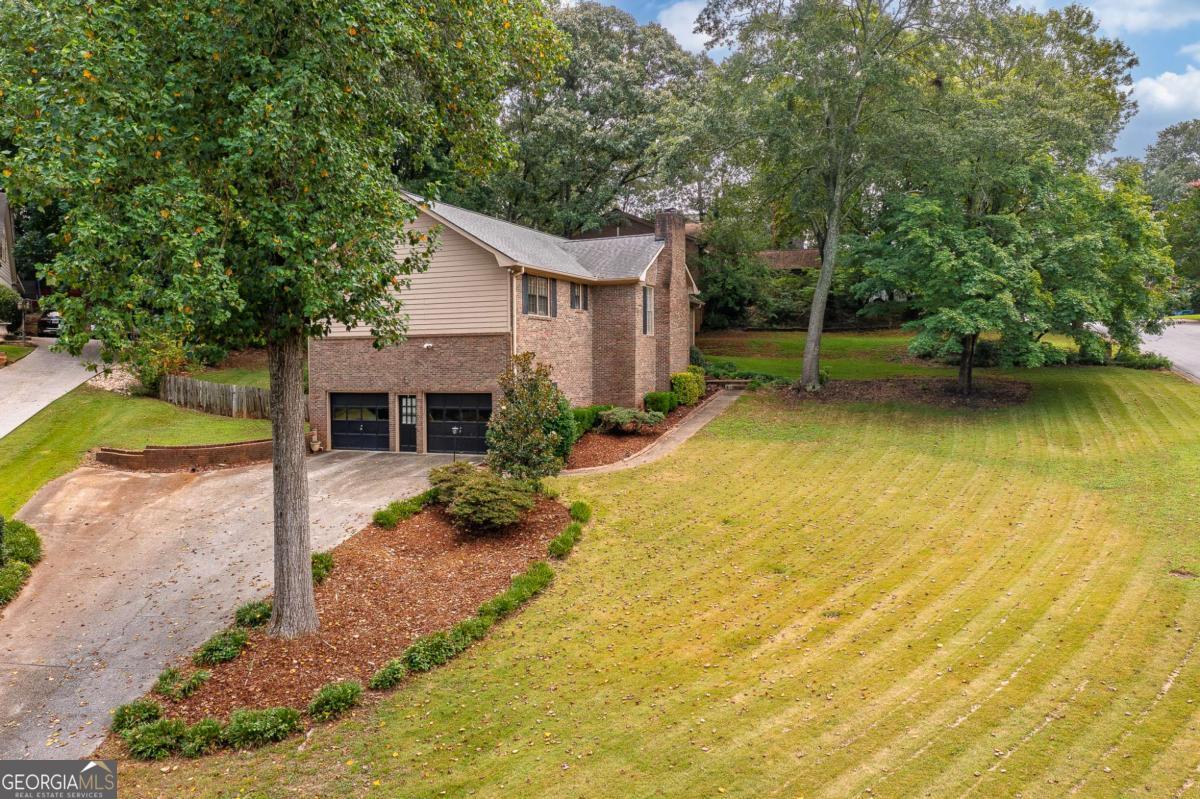 450 Battersea DR