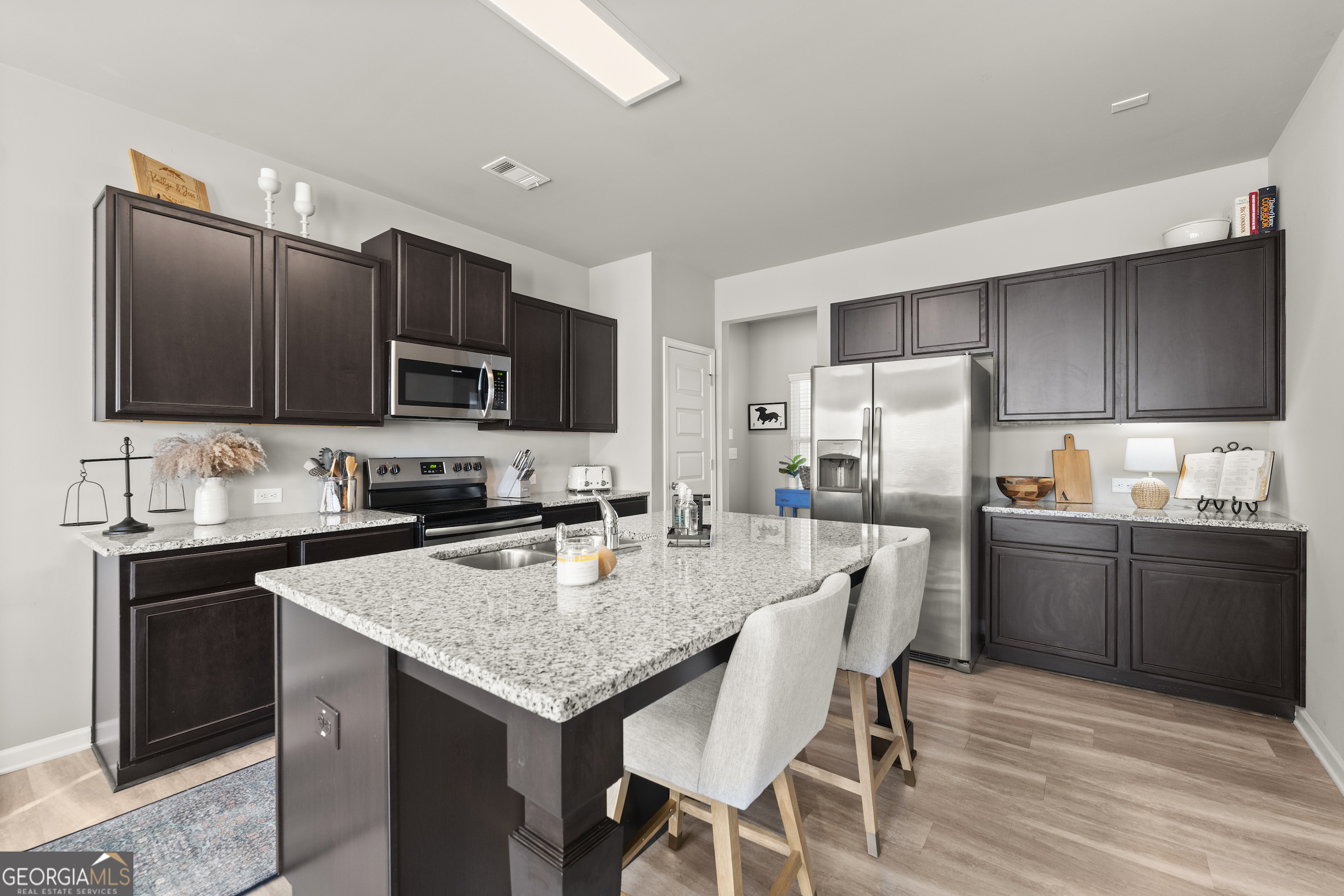 99 Cedar DR