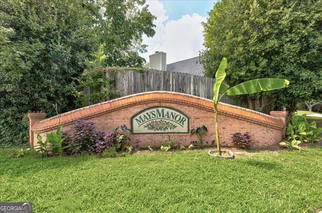 Mays Manor - Residential Lease