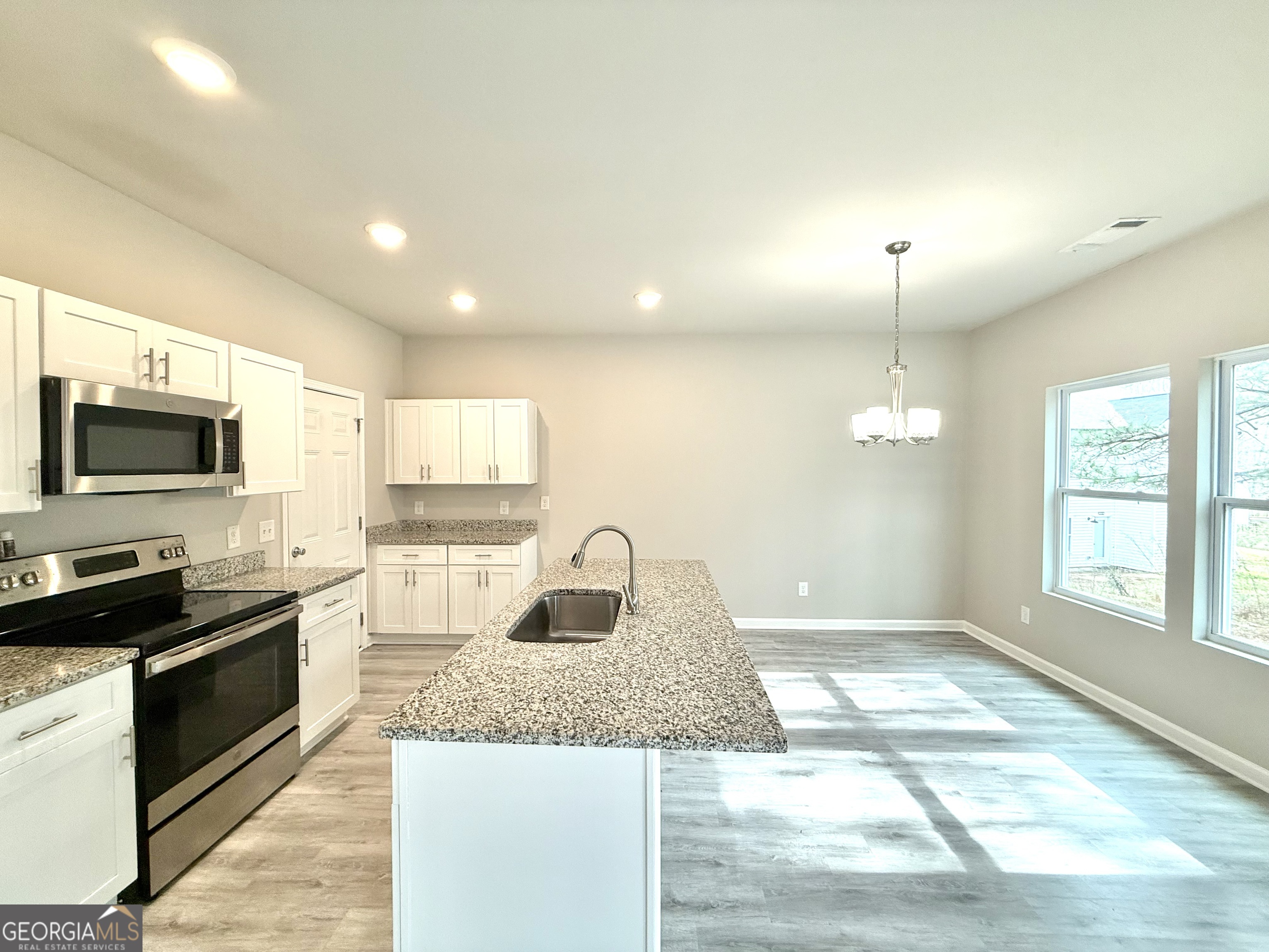 87 Mineral Springs LN