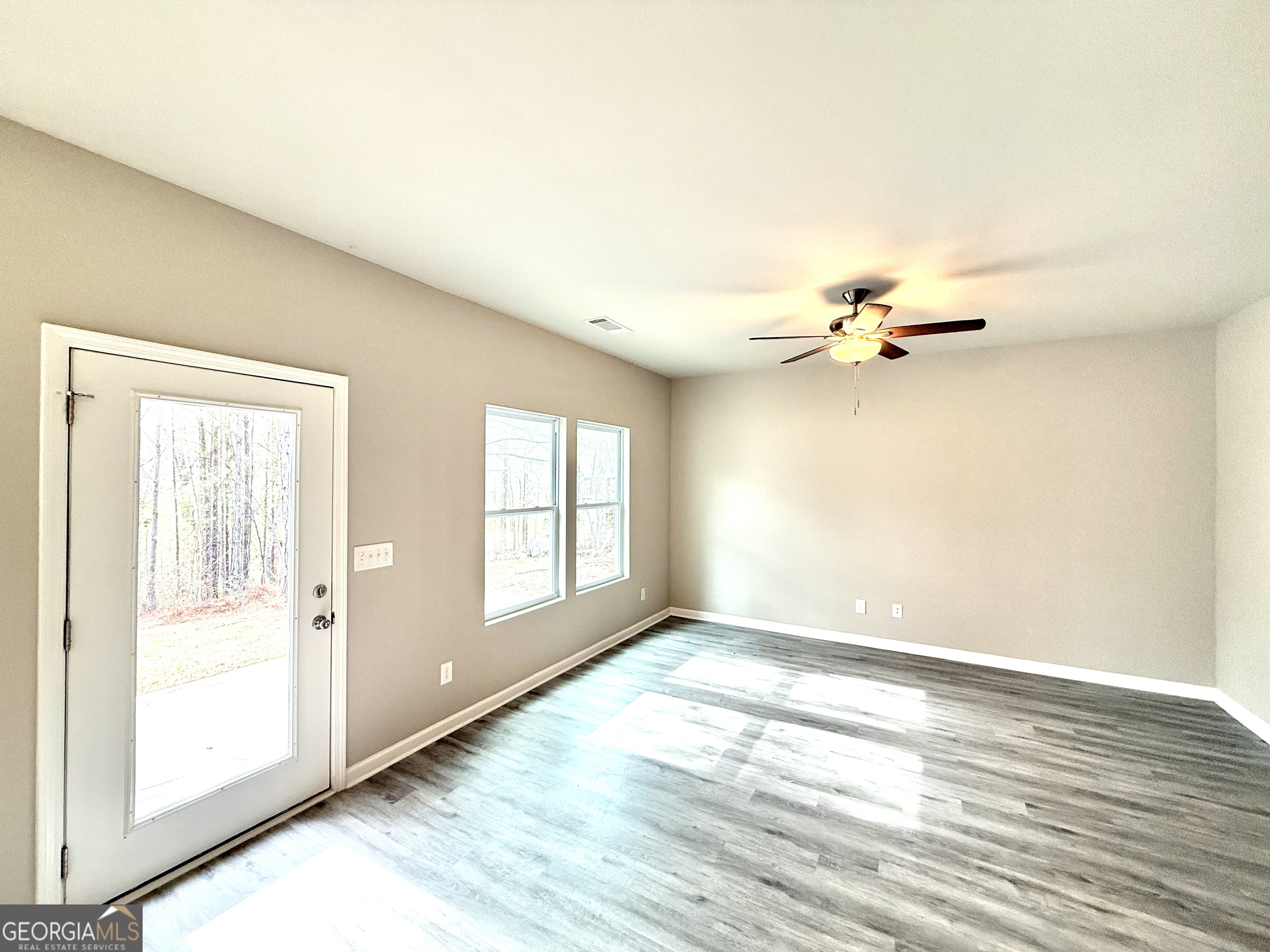 87 Mineral Springs LN