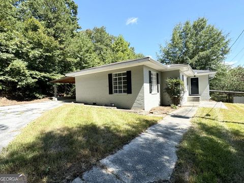 A home in Toccoa