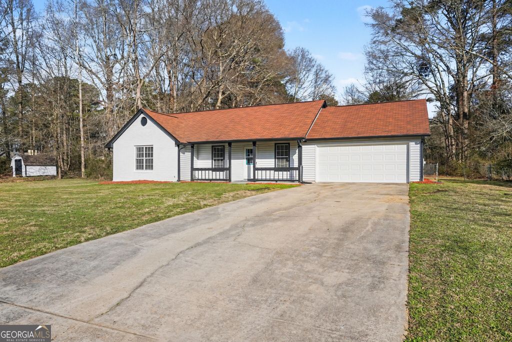Photo of 79 Water View Drive, Stockbridge, GA 30281 (MLS # 10761108)