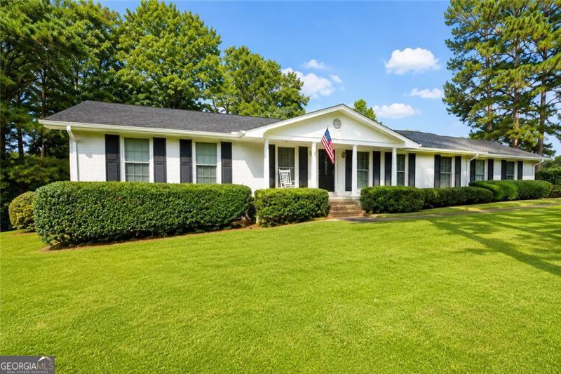 Photo of 1900 Tara Circle, Douglasville, GA 30135 (MLS # 10777685)