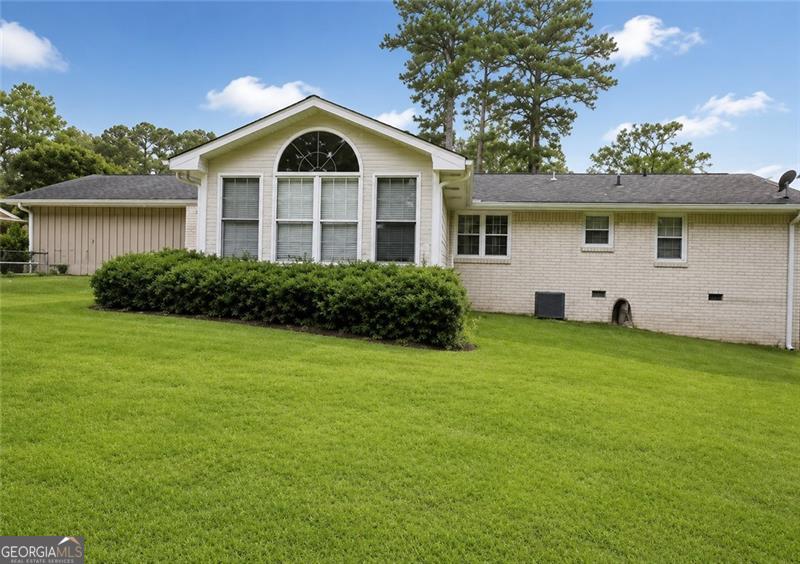 Photo of 1900 Tara Circle, Douglasville, GA 30135 (MLS # 10777685)