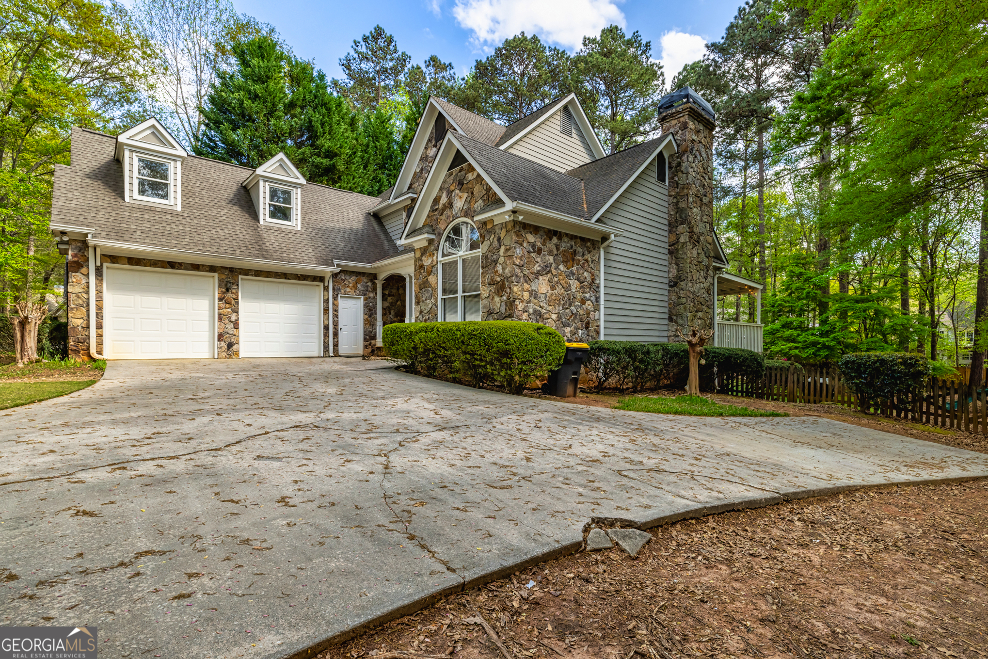 22 Shoreline DR