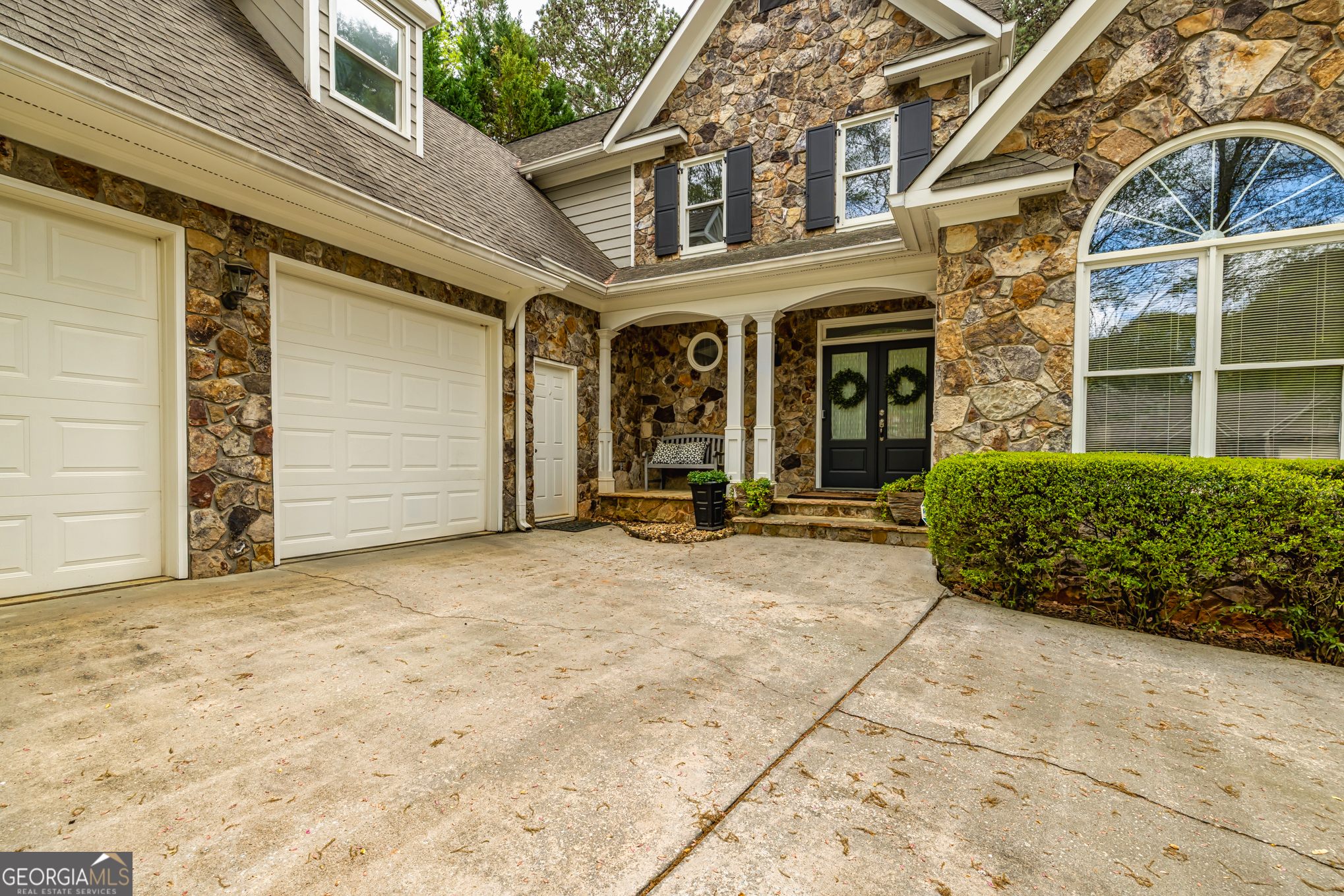 22 Shoreline DR
