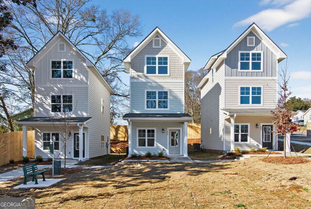 Photo of 3 Crown Street, Lagrange, GA 30240 (MLS # 10768564)