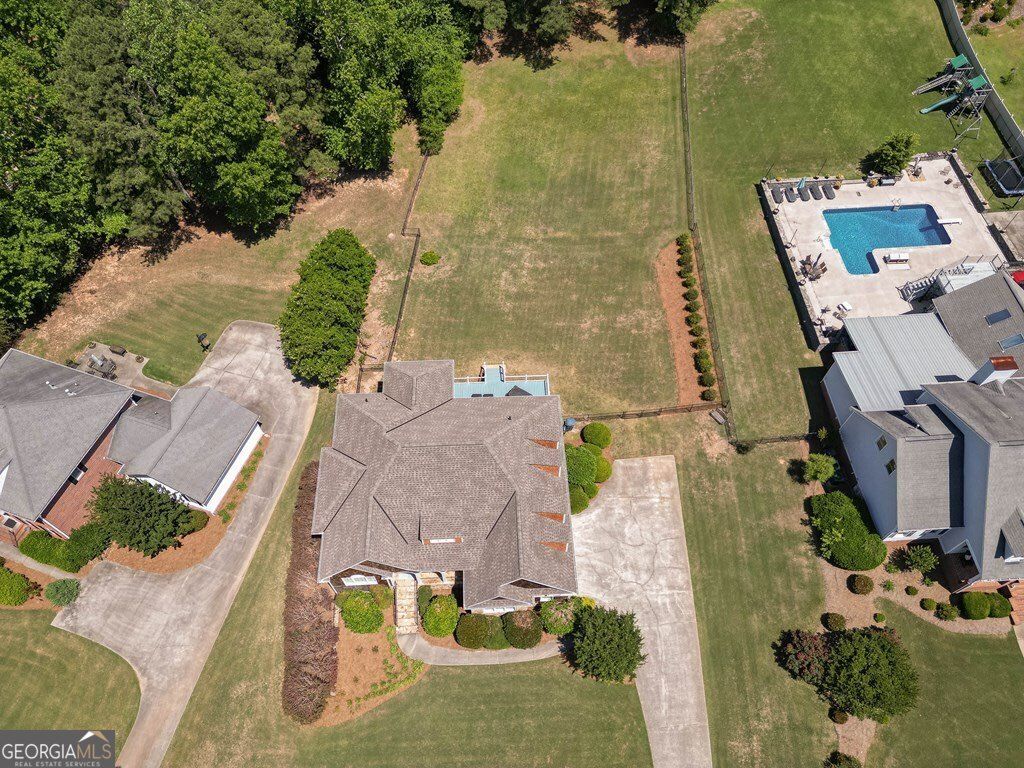 Photo of 302 Shady Valley Drive, Carrollton, GA 30116 (MLS # 10764388)