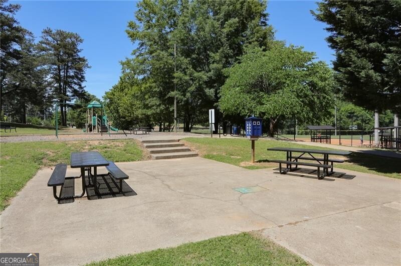 Brookhaven, Georgia 30319, United States, 3 Bedrooms Bedrooms, ,4 BathroomsBathrooms,Residential,Pending,86586