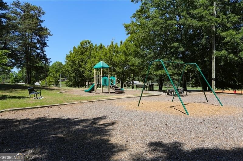 Brookhaven, Georgia 30319, United States, 3 Bedrooms Bedrooms, ,4 BathroomsBathrooms,Residential,Pending,86586