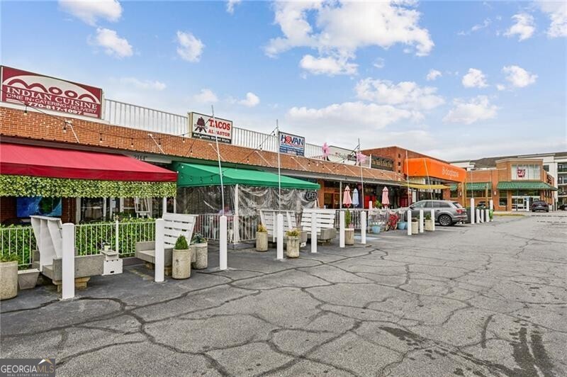 Brookhaven, Georgia 30319, United States, 3 Bedrooms Bedrooms, ,4 BathroomsBathrooms,Residential,Pending,86586