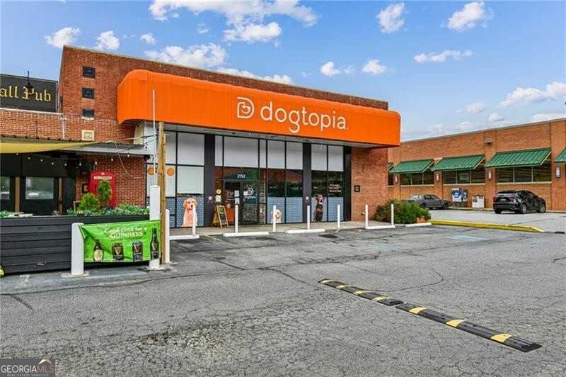 Brookhaven, Georgia 30319, United States, 3 Bedrooms Bedrooms, ,4 BathroomsBathrooms,Residential,Pending,86586