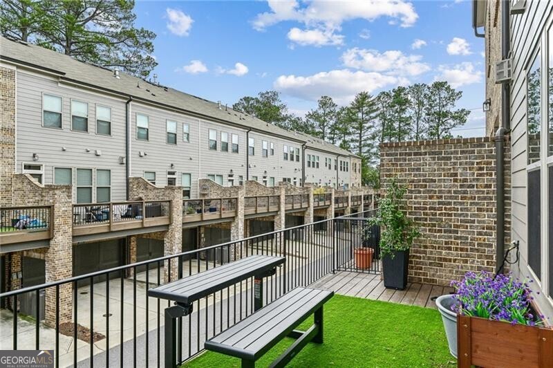 Brookhaven, Georgia 30319, United States, 3 Bedrooms Bedrooms, ,4 BathroomsBathrooms,Residential,Pending,86586