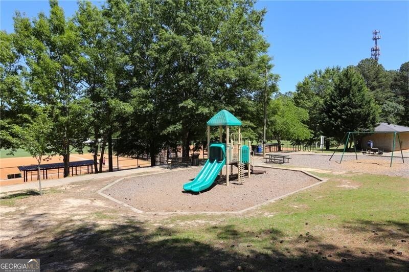 Brookhaven, Georgia 30319, United States, 3 Bedrooms Bedrooms, ,4 BathroomsBathrooms,Residential,Pending,86586