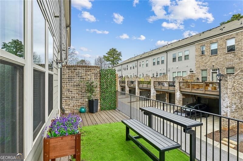 Brookhaven, Georgia 30319, United States, 3 Bedrooms Bedrooms, ,4 BathroomsBathrooms,Residential,Pending,86586