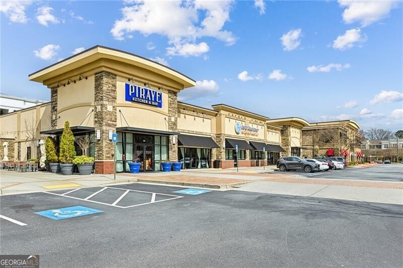 Brookhaven, Georgia 30319, United States, 3 Bedrooms Bedrooms, ,4 BathroomsBathrooms,Residential,Pending,86586