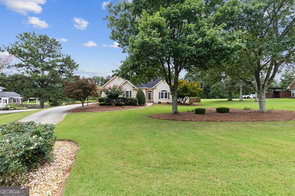 1104 Brookfield Dr SE