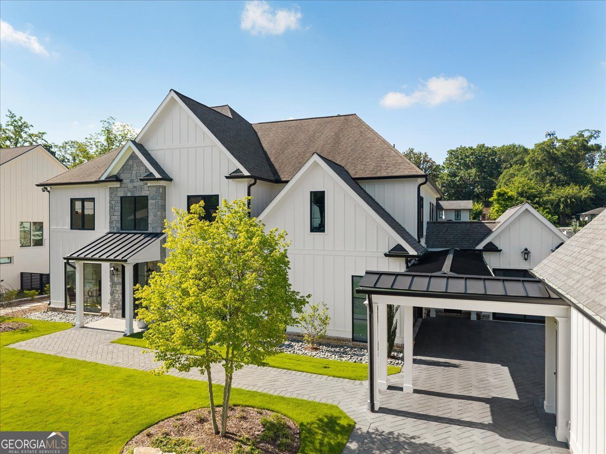 212 Brooke DR