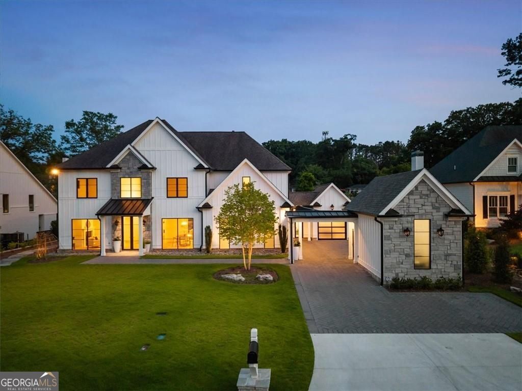 212 Brooke DR