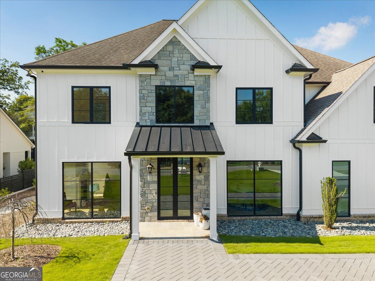 212 Brooke DR