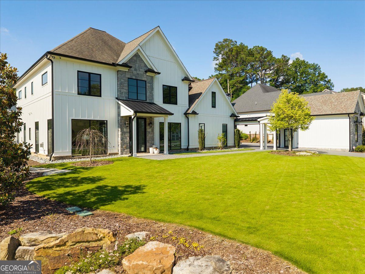 212 Brooke DR