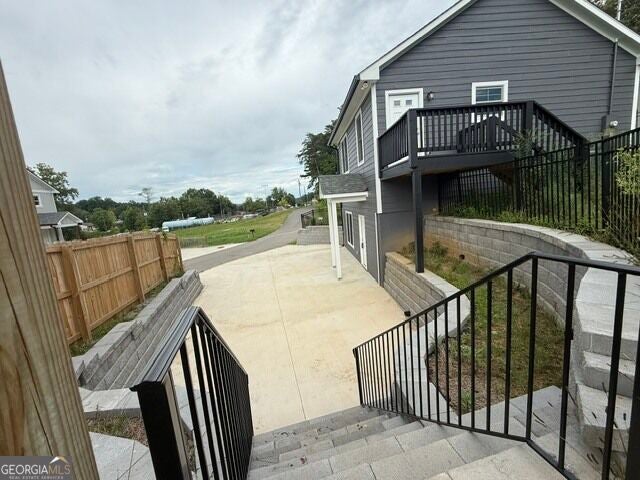 180 Lowry ST