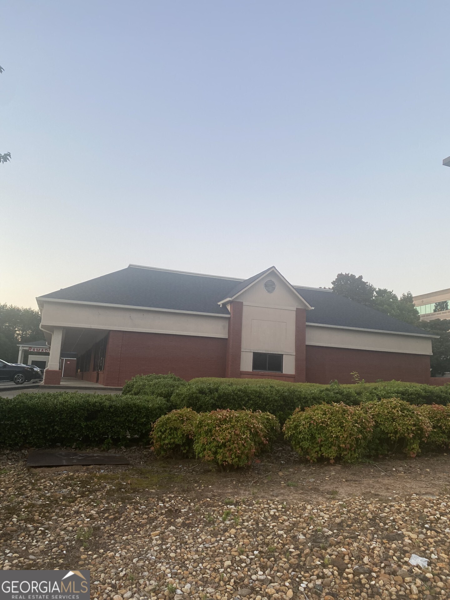 3050 MANSELL RD