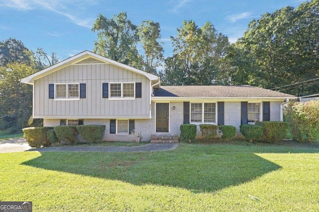 Photo of 5445 Mill Valley Drive, Douglasville, GA 30135 (MLS # 10875924)