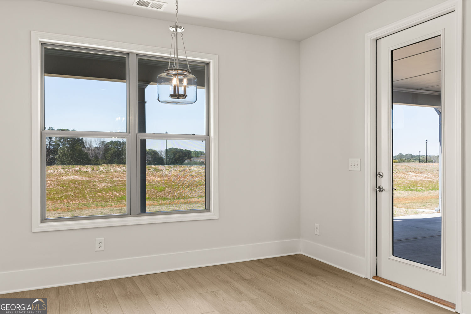 Snellville, Georgia 30078, United States, 2 Bedrooms Bedrooms, ,2 BathroomsBathrooms,Residential,Active,140389