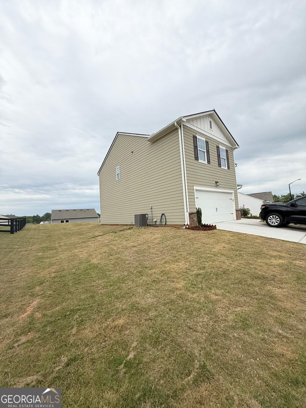 330 Cotton Tail LN