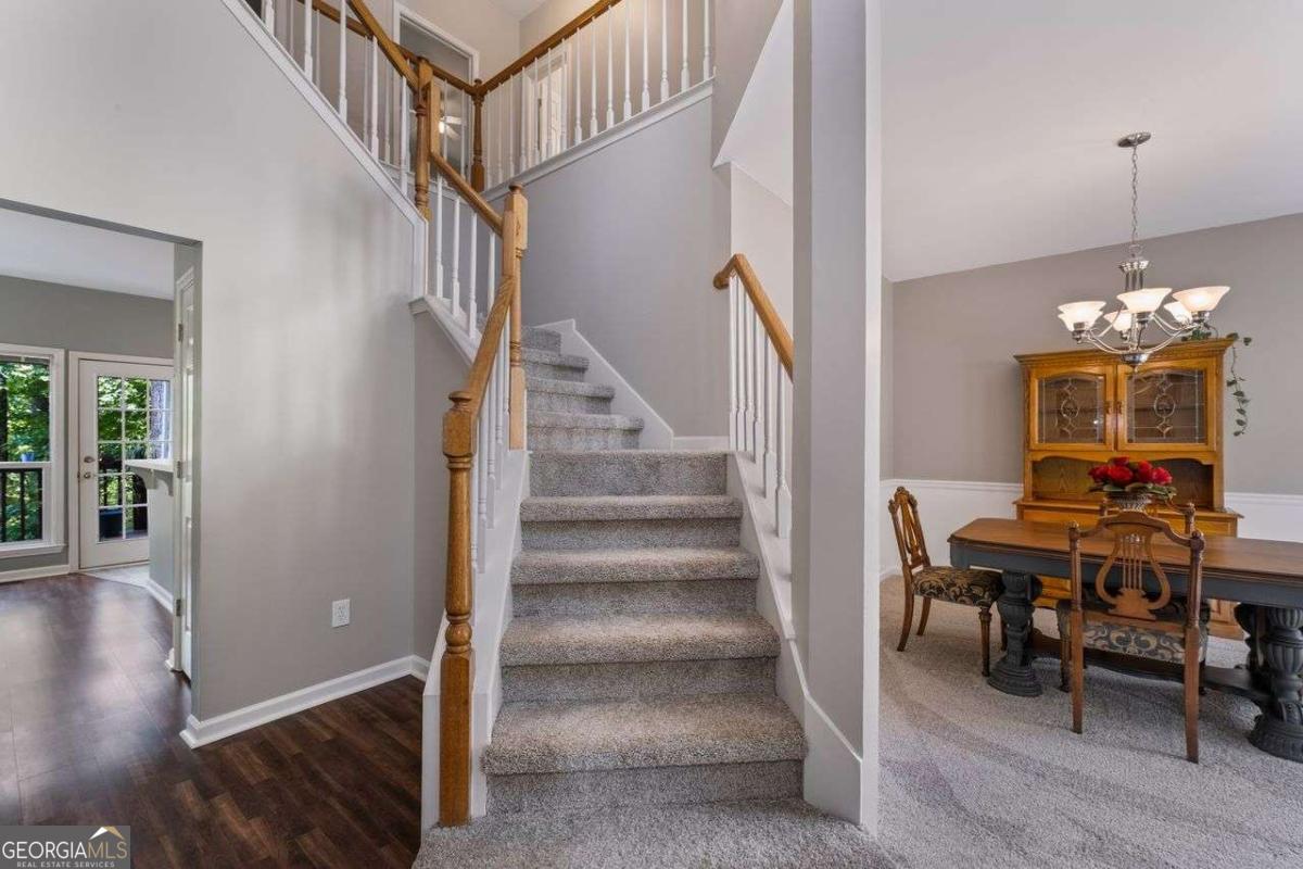 385 Oak Springs DR