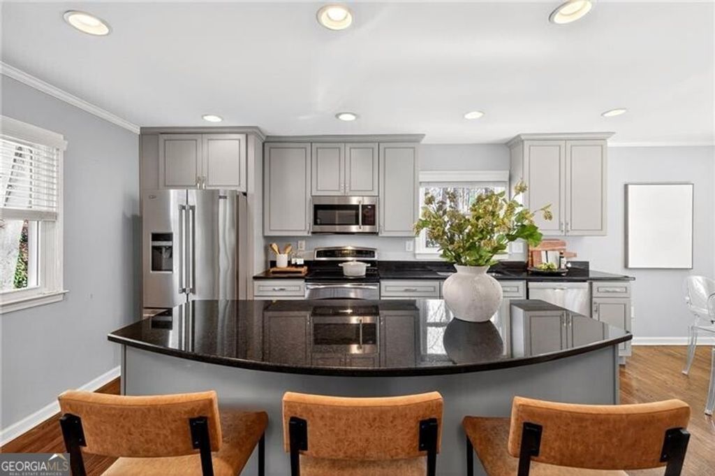 Photo of 6590 Williamson Drive, Atlanta, GA 30328 (MLS # 10657264)