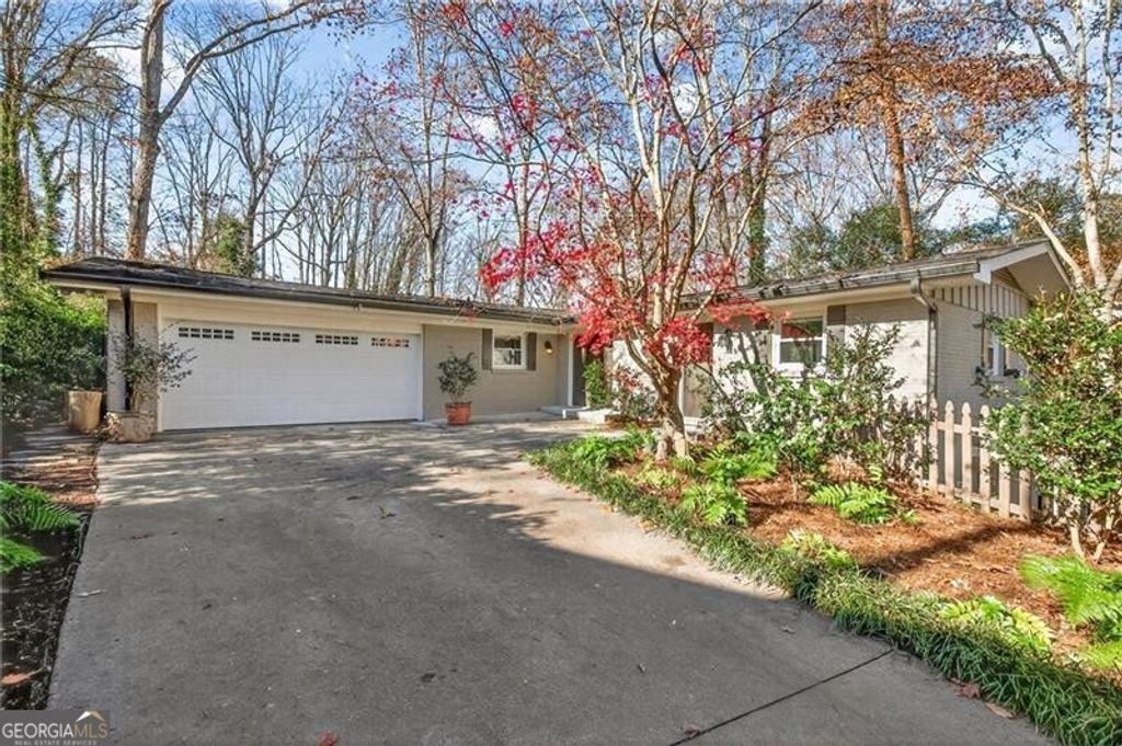 Photo of 6590 Williamson Drive, Atlanta, GA 30328 (MLS # 10657264)
