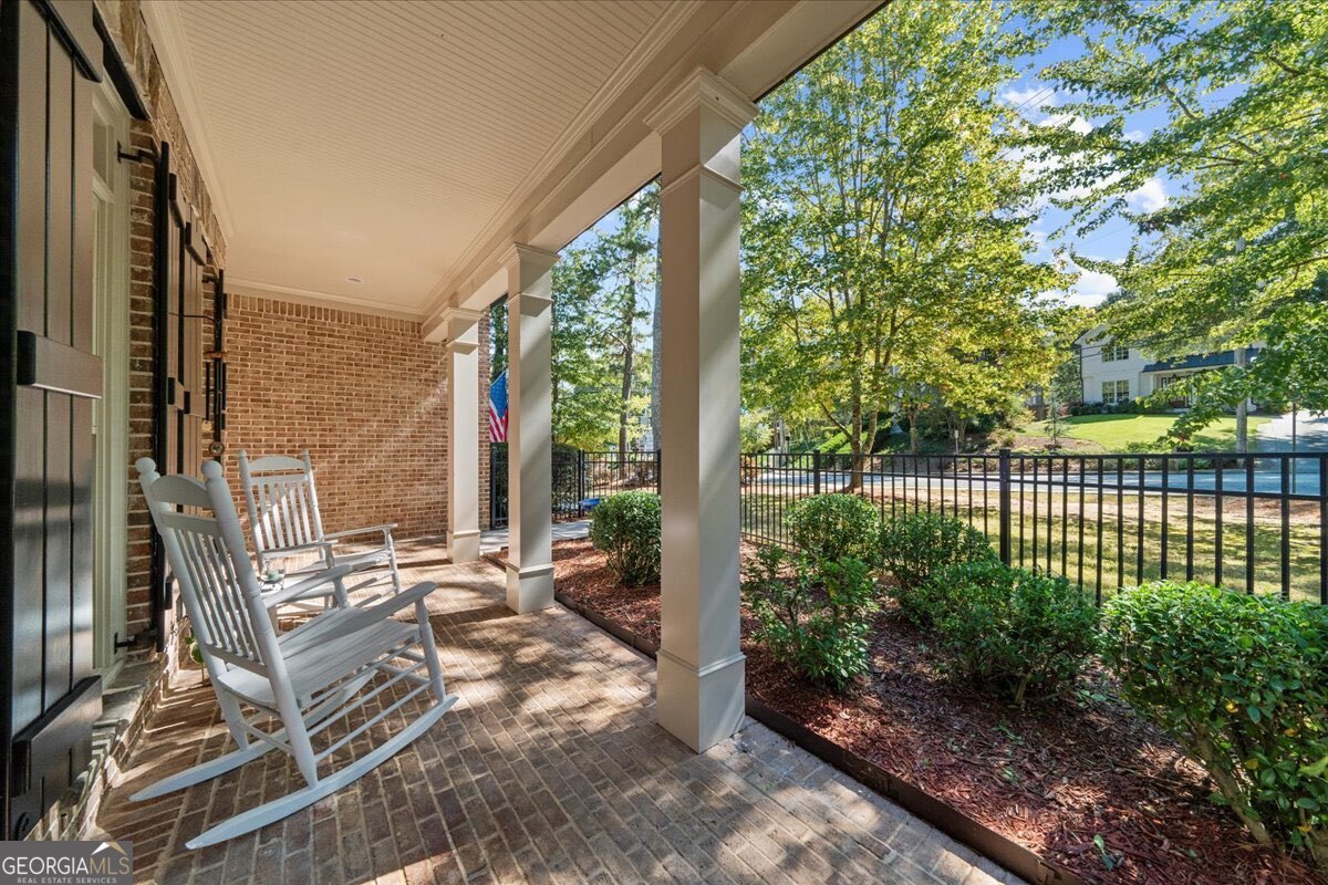 2582 N Thompson RD NE