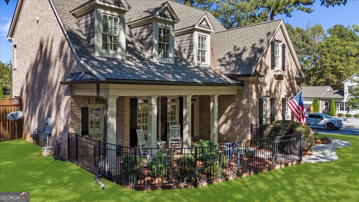 2582 N Thompson RD NE