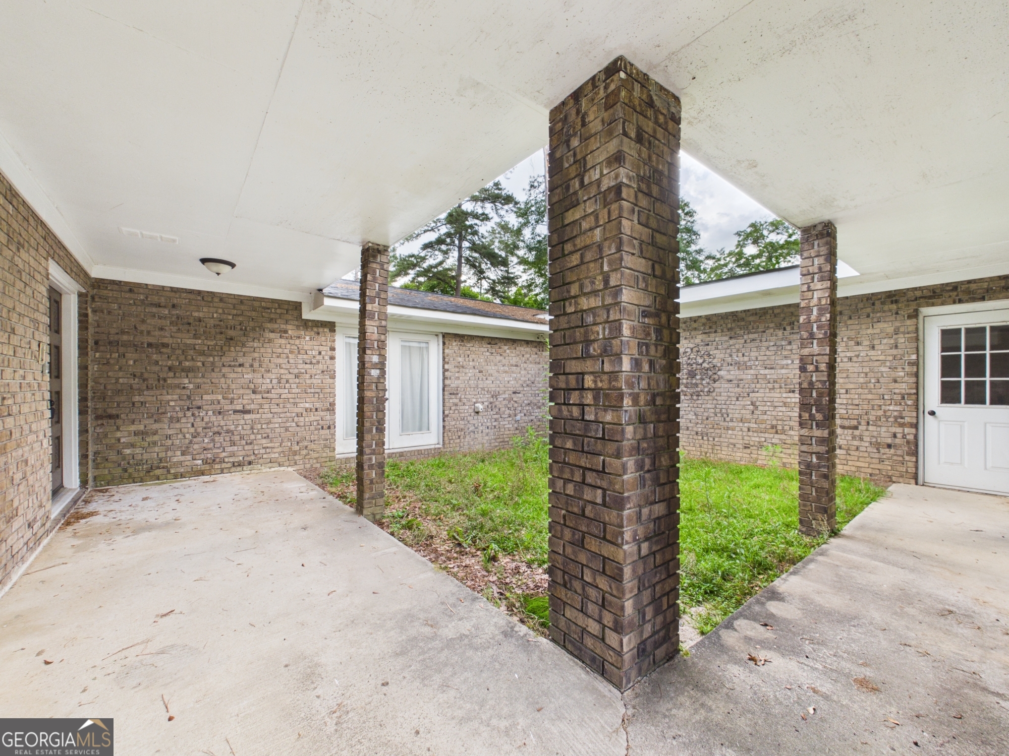 113 Shadow LN