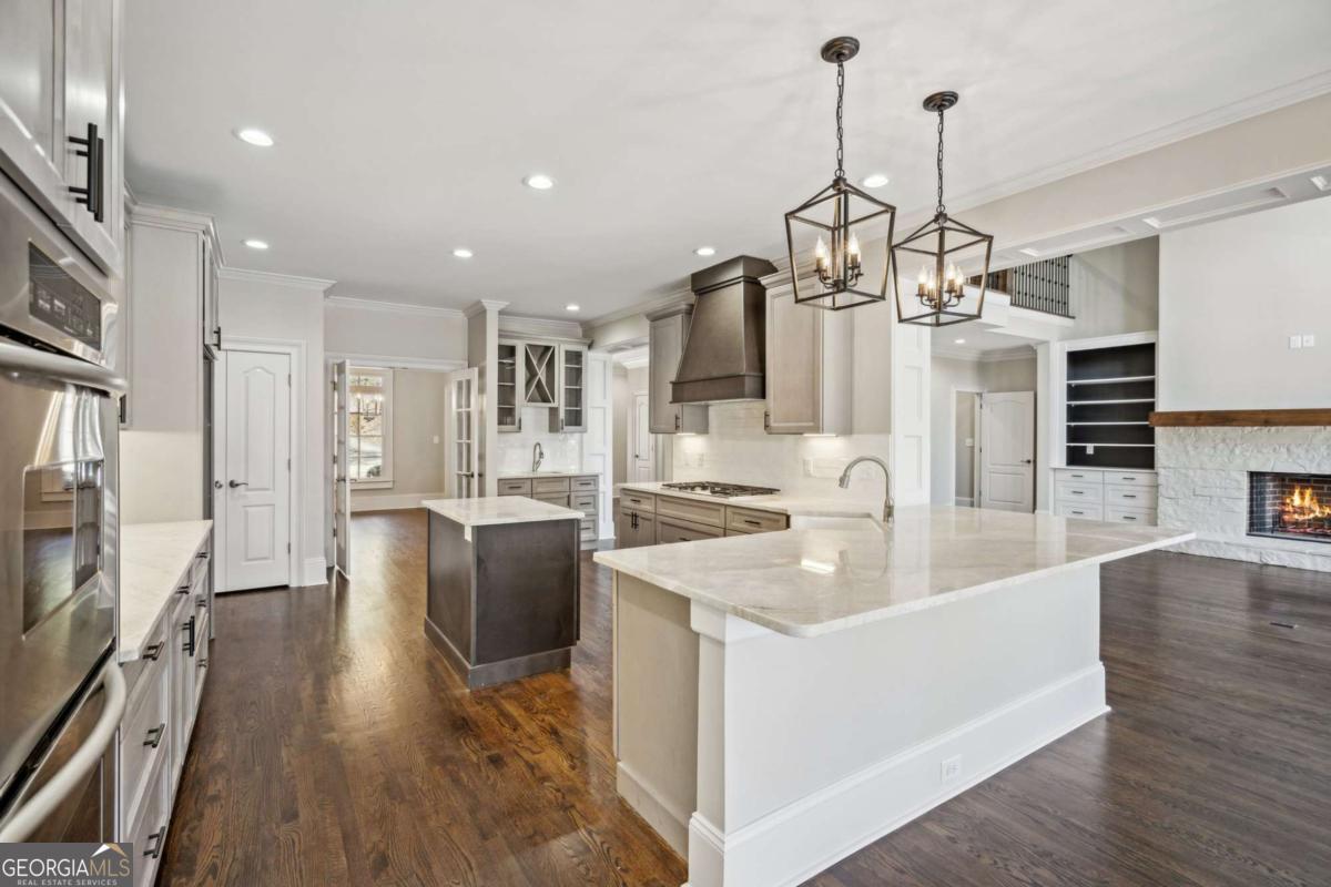 27 Lakeshore CIR
