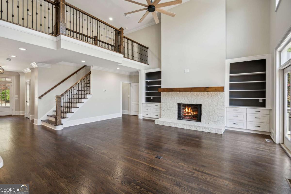 27 Lakeshore CIR