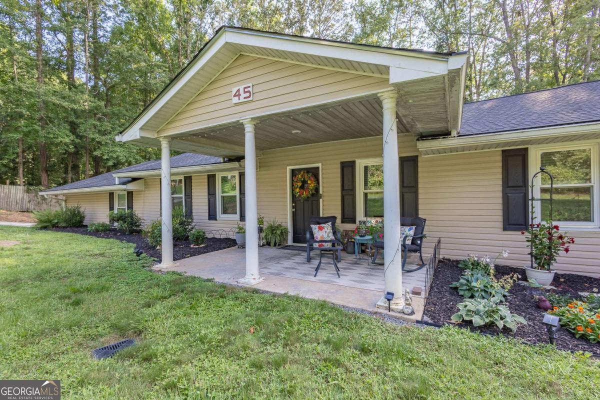 45 Lee DR