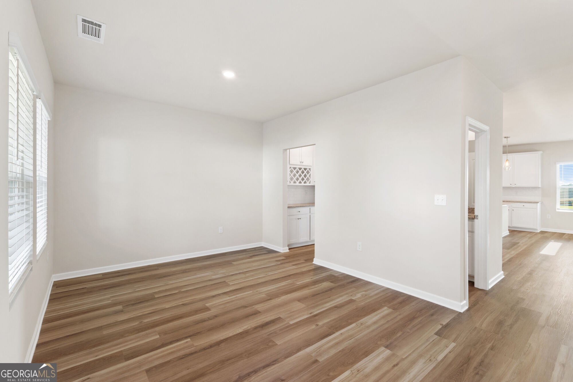 1013 WHITMAN WAY