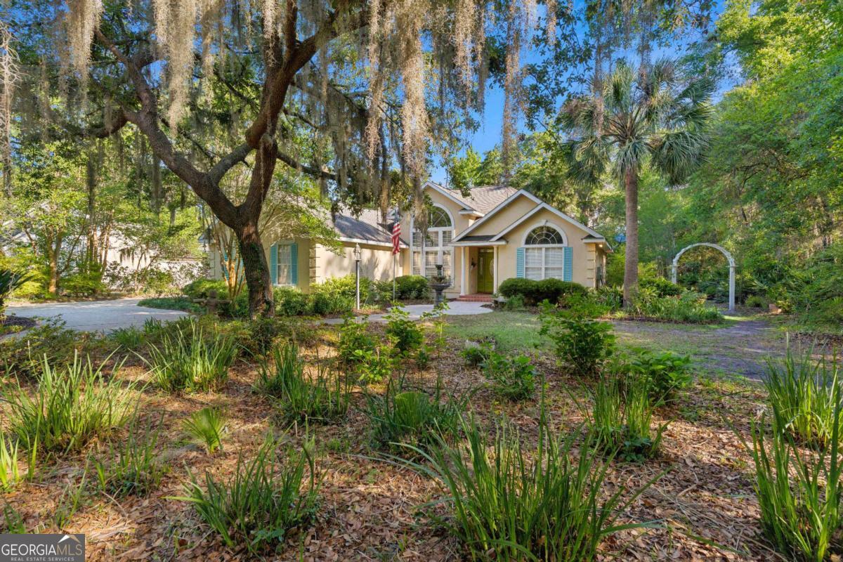 390 Harbor View DR